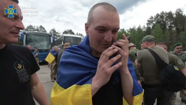 З полону звільнили ще 307 українців, – ексклюзивне відео СБУ другої частини обміну 1000 на 1000