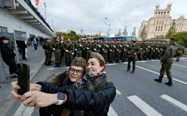 До Москви на парад приїдуть п&rsquo;ять депутатів Європарламенту – ЗМІ