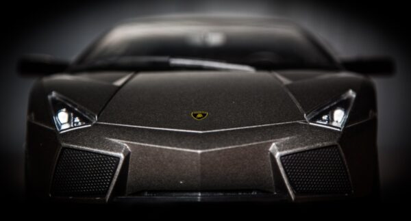 Гібриди принесли Lamborghini майже &euro;900 млн з аквартал