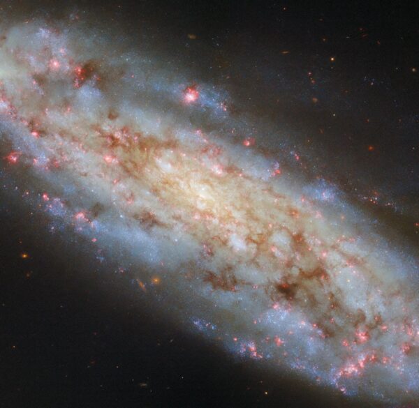 Хаббл зняв похилену галактику NGC 3511