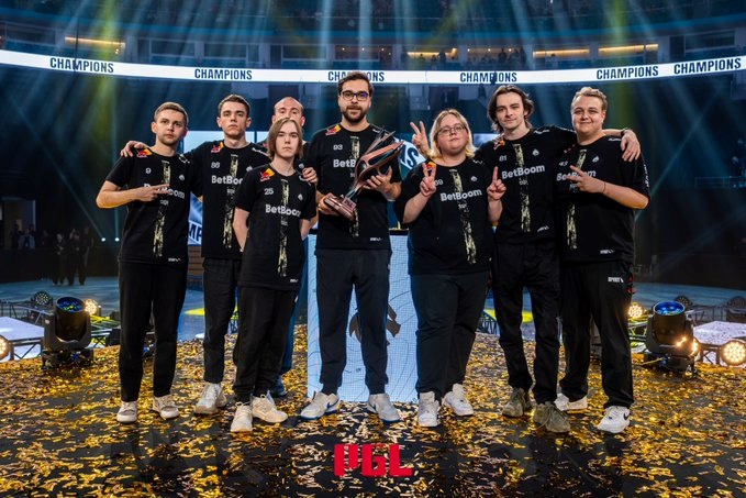 Новини спорту - Команда з українцем виграла в Казахстані турнір з Counter-Strike 2