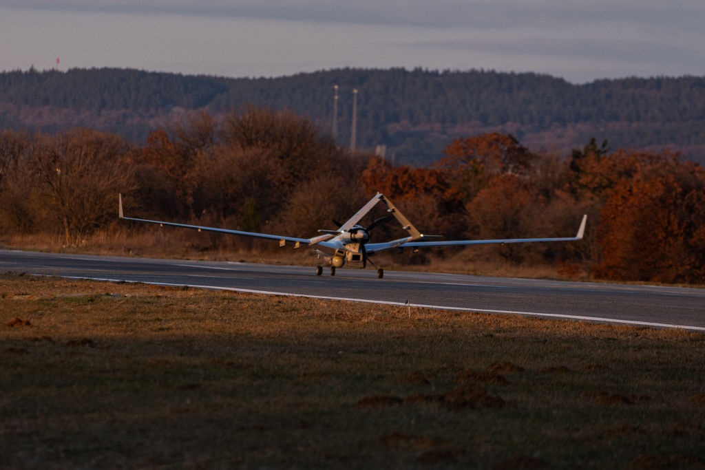 Новини світу - Сам обирає цілі: Туреччина представила оновлений Bayraktar TB2 з ШІ