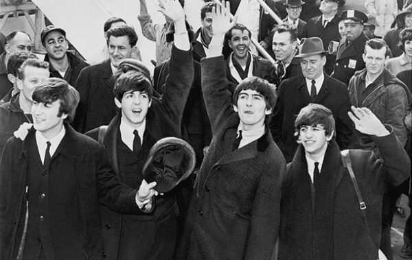 Стало відомо, хто напише сценарій до фільму про The Beatles