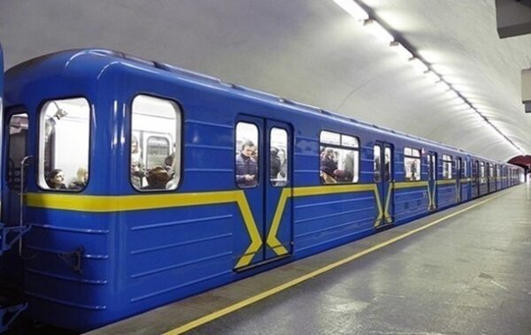 У Києві на станції метро Дорогожичі знайшли тіло чоловіка