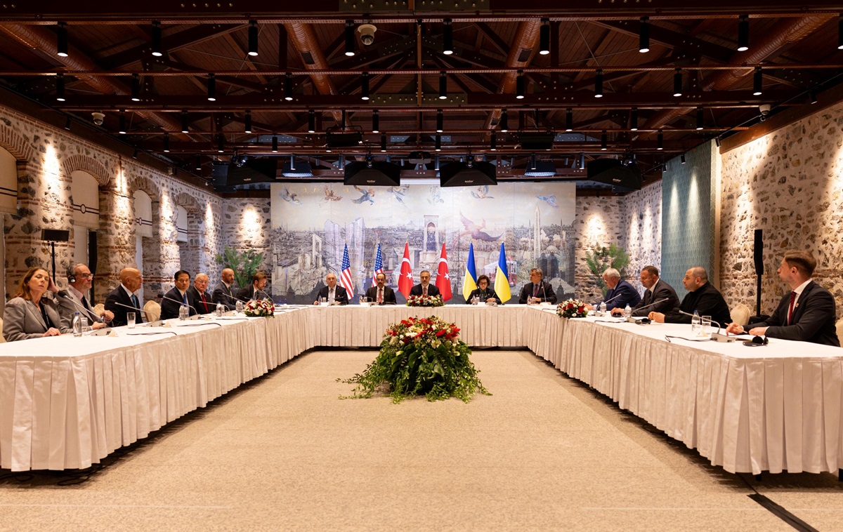 Новини України - У Стамбулі почалась зустріч Україна-Туреччина-США