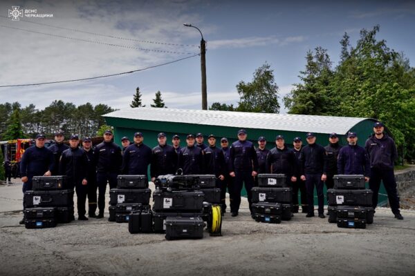 Українські сапери отримали 16 підводних дронів Deep Tracker