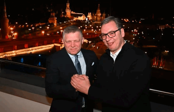 Вучич та Фіцо зустрілися у Москві на фоні Кремля