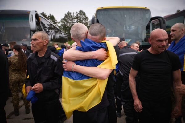 З російського полону повернулись 303 військових