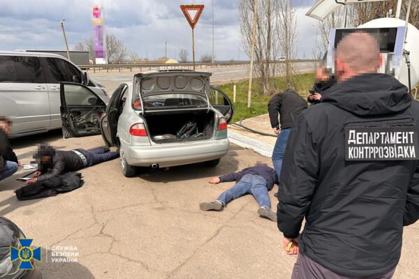 Затримано 13 організаторів схем для ухилянтів