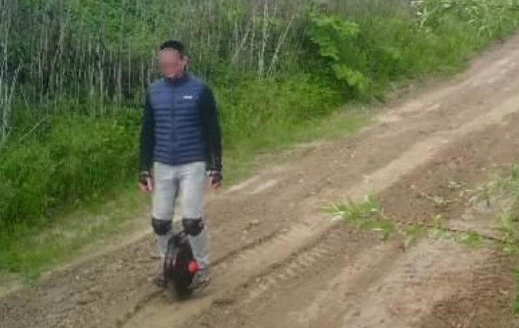 Новини України - Затримано чоловіка, що на моноколесі намагався виїхати в Словаччину