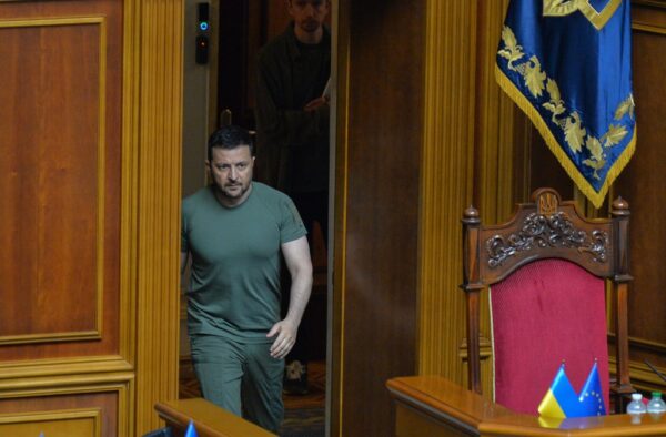 Зеленський подав невідкладний законопроєкт про військового омбудсмана