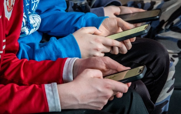 Новини України - Зйомки фільму окупантів залишили без зв'язку частину Донеччини