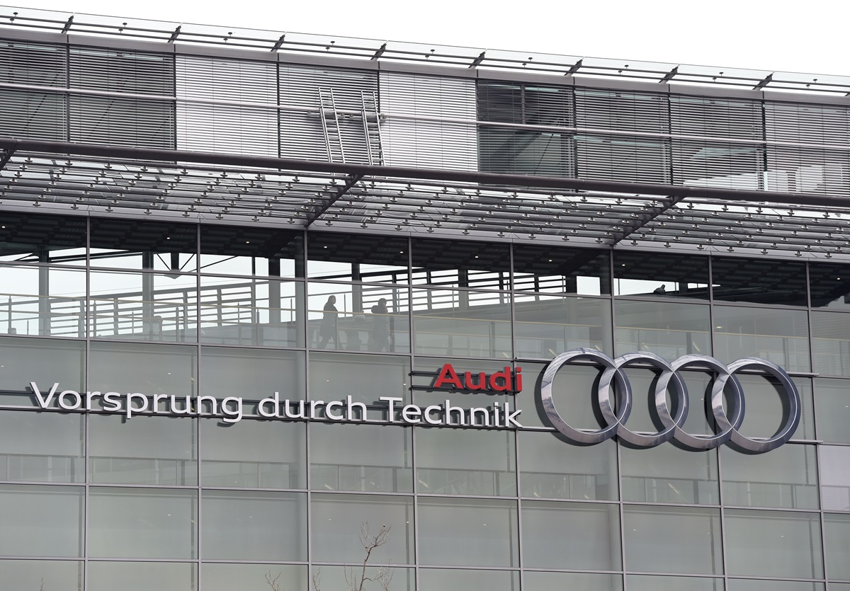 Авто новини - Audi офіційно відмовилася від планів випускати тільки електромобілі