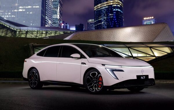 Електрокар Nissan став хітом у Китаї і вийде на глобальний ринок