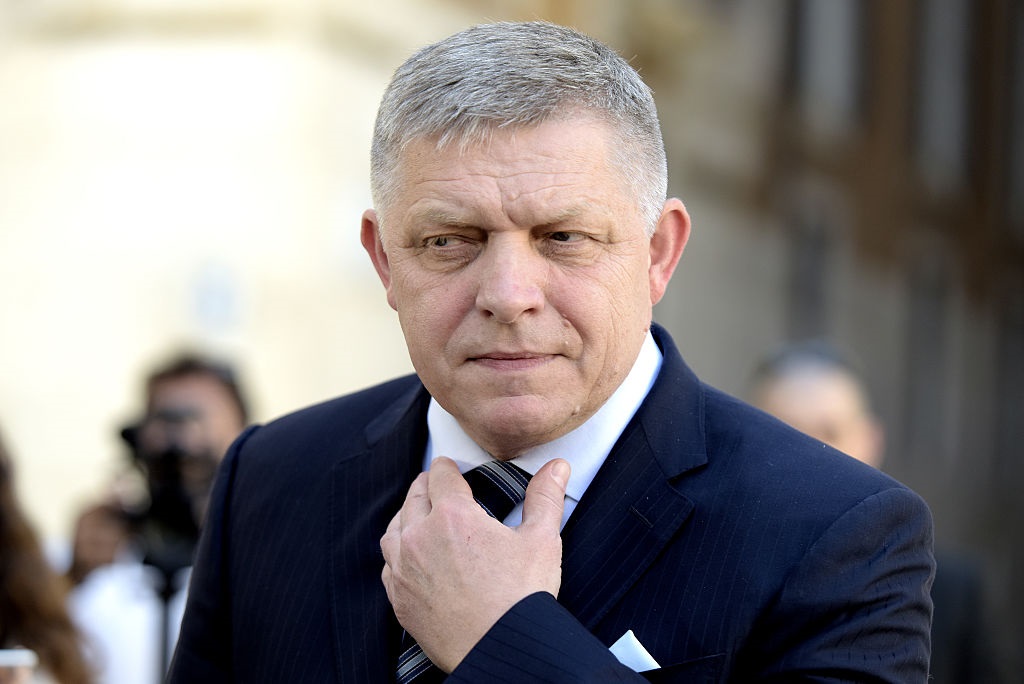Новини світу - Фіцо пригрозив заблокувати європейські санкції проти РФ