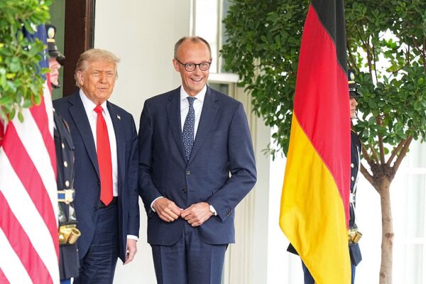 Мерц вручив Трампу неочікуваний подарунок