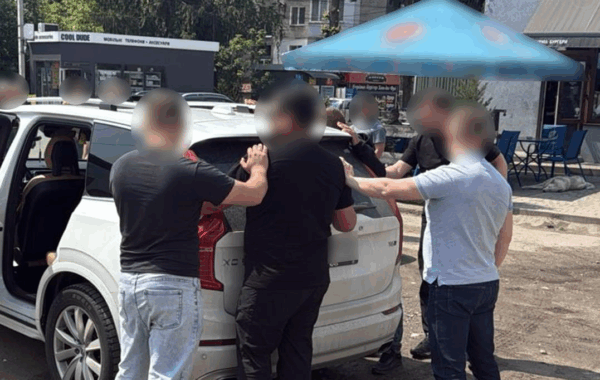 Пропонував хабар за СЗЧ: у Львові затримали родича військового