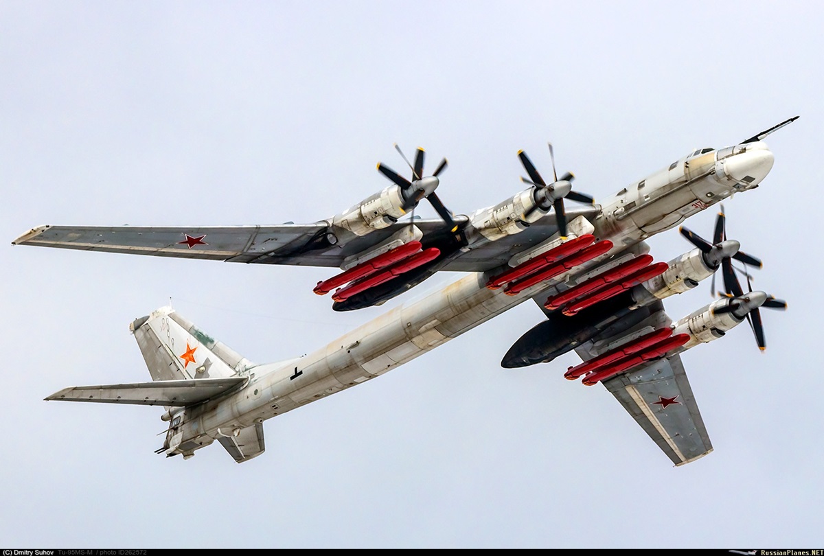 Новини України - Росіяни підняли в повітря бомбардувальники Ту-95