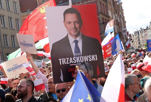 Вибори у Польщі: Тшасковський випереджає Навроцького