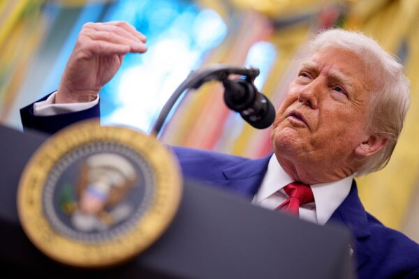 ЗМІ: Трамп заборонив жителям 12 країн в&rsquo;їзд у США