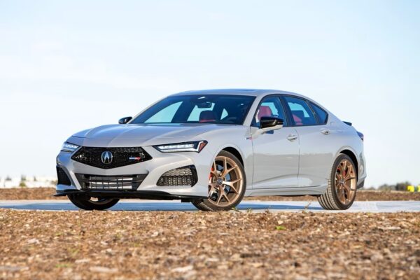 Acura знімає з виробництва седан TLX через низький попит