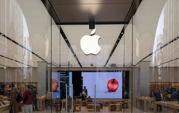 Apple подала до суду на блогера через витік інформації про iOS 26