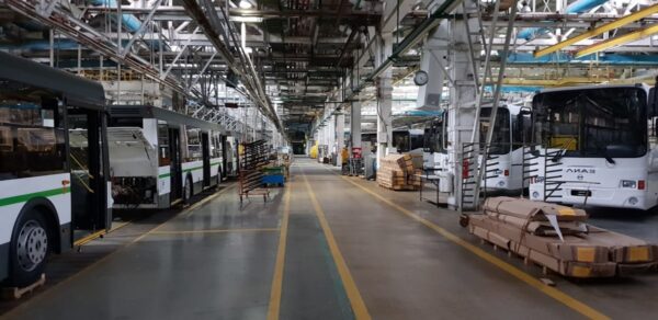 Четвертий автогігант Росії скорочує робочий тиждень