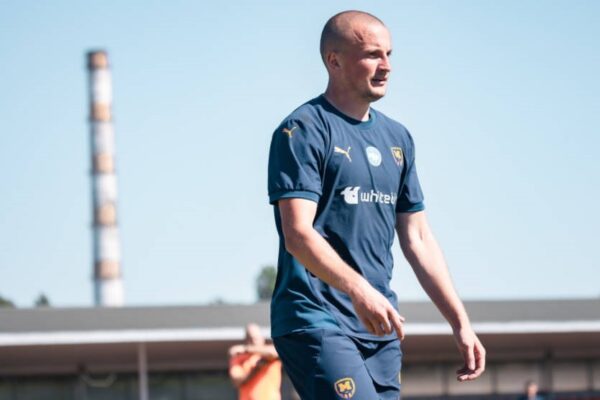 Дружина ексзірки збірної України жорстко розкритикувала його нинішній клуб