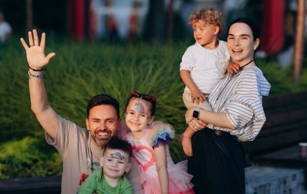 Дружина Мірошниченка розповіла, чому змінила ім&rsquo;я всиновленого сина