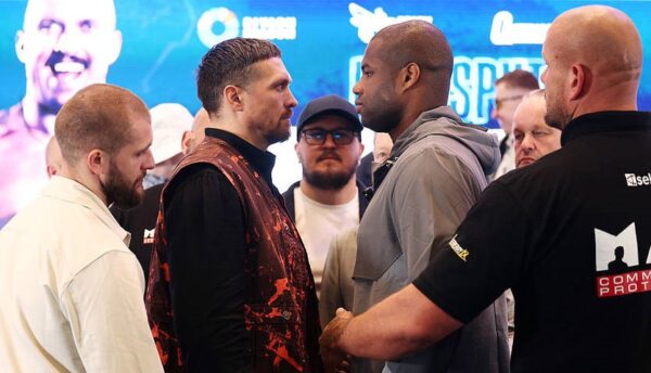 Джозеф Паркер: Поєдинок Усика та Дюбуа виглядає заздалегідь визначеним