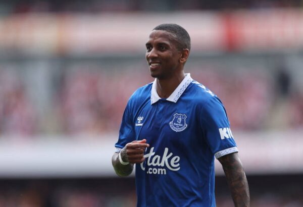 Ексзірка Манчестер Юнайтед продовжить виступати в Чемпіоншипі