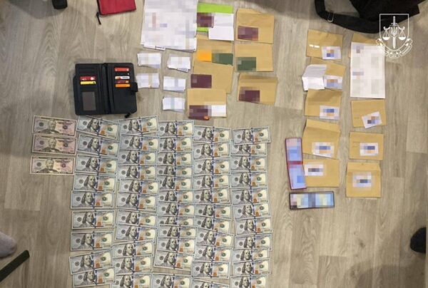 Фіктивне бронюванння та розкрадання бюджету: в Одесі затримали посадовців