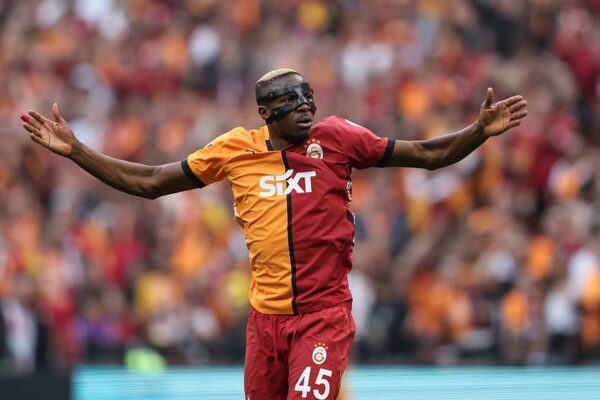 Галатасарай може дозволити собі викупити Осімгена, якщо оплатить частинами