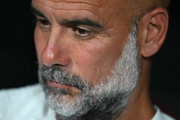 Гвардіола тепер без бороди, але з вусами