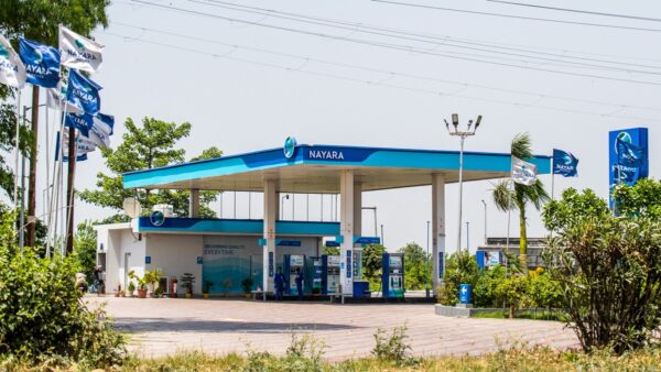 Індійська “дочка” Роснафти скоротила переробку після санкцій ЄС – ЗМІ