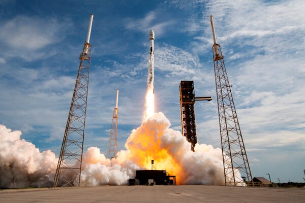 Компанія SpaceX запустила у космос два супутники зв&rsquo;язку