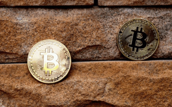 Криптовалюта Bitcoin продовжує зростати в ціні