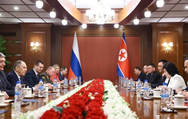 Лавров прибув на переговори у КНДР