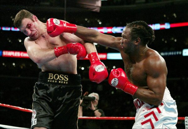 Легенда боксу пояснив відмову від реваншу з Віталієм Кличком