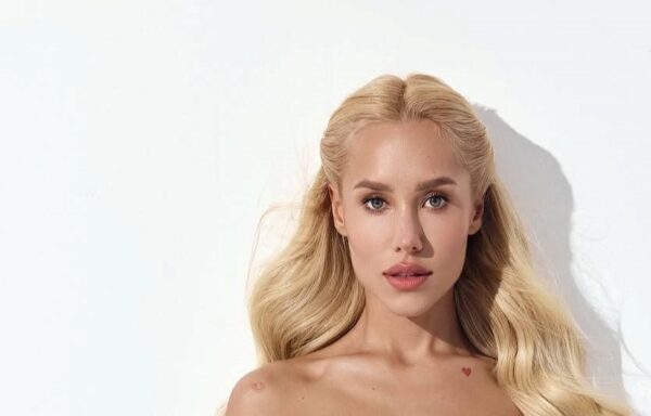 Лідер Динамо підтвердив роман з відомою блогеркою і привітав її зі святом