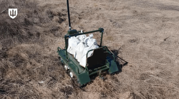 На допомогу ЗСУ допустили гусеничний робот Лютік