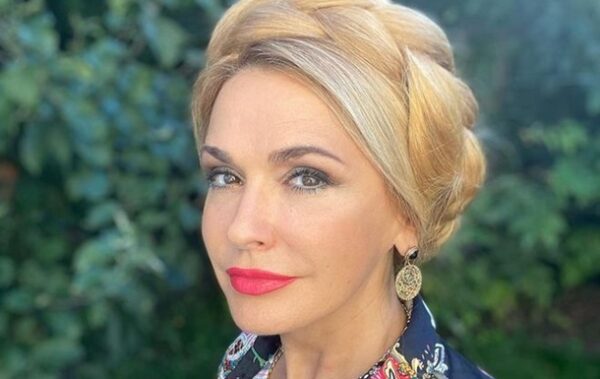 Ольга Сумська показала наслідки обстрілу поруч зі своїм будинком