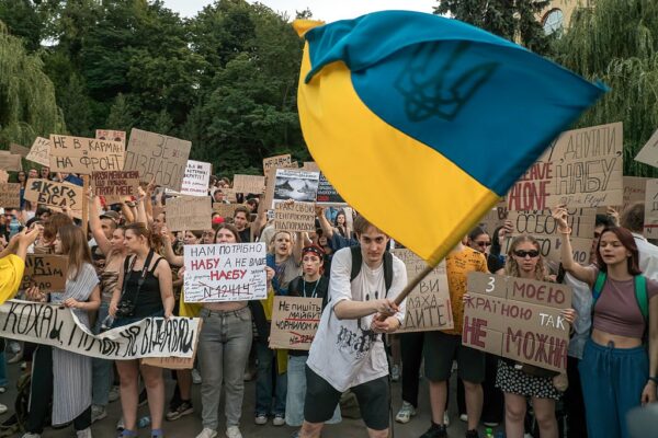 “Останнє китайське” від ЄС. Рада ризикує допомогою