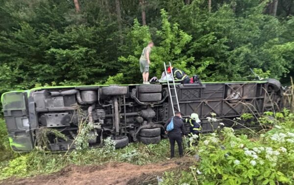Під Львовом понад 30 людей постраждали у ДТП