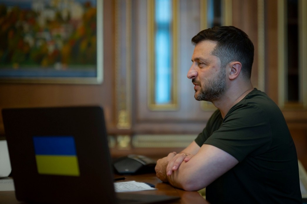 Новини України - ППО та закон про НАБУ: Зеленський провів розмову з прем’єром Канади