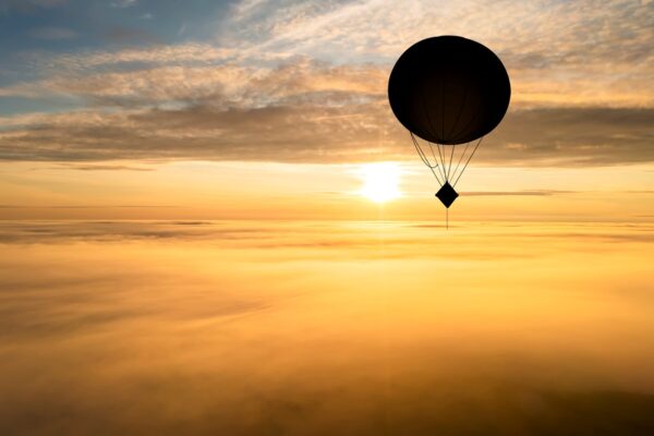 Працює на висоті 24 км: Британія випробувала розвідувальний аеростат