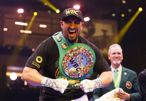 Представник Кабаєла розкрив можливу дату бою з Усиком