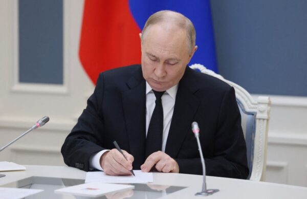 Путін офіційно дозволив найманців в російській армії