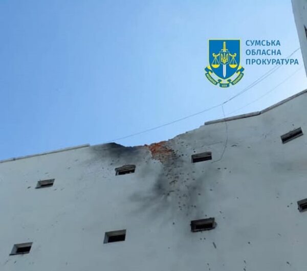 Росіяни обстріляли навчальний заклад на Сумщині, шестеро поранених