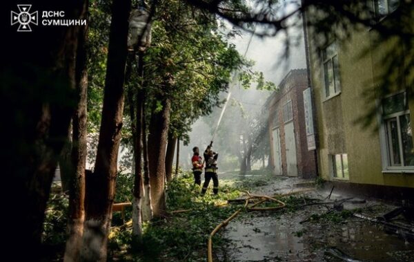 Росіяни вдарили по Сумах дронами зі шрапнеллю, є поранені